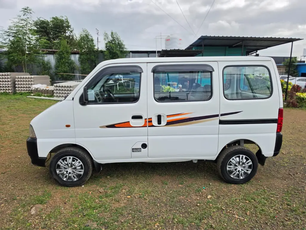 2021 Maruti Suzuki Eeco 5 Seater AC photo 3
