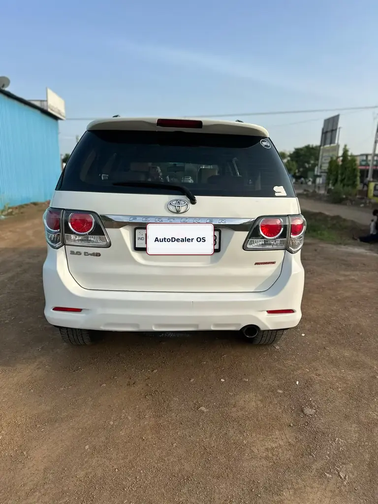 2015 Toyota Fortuner 3.0 4x4 AT photo 2