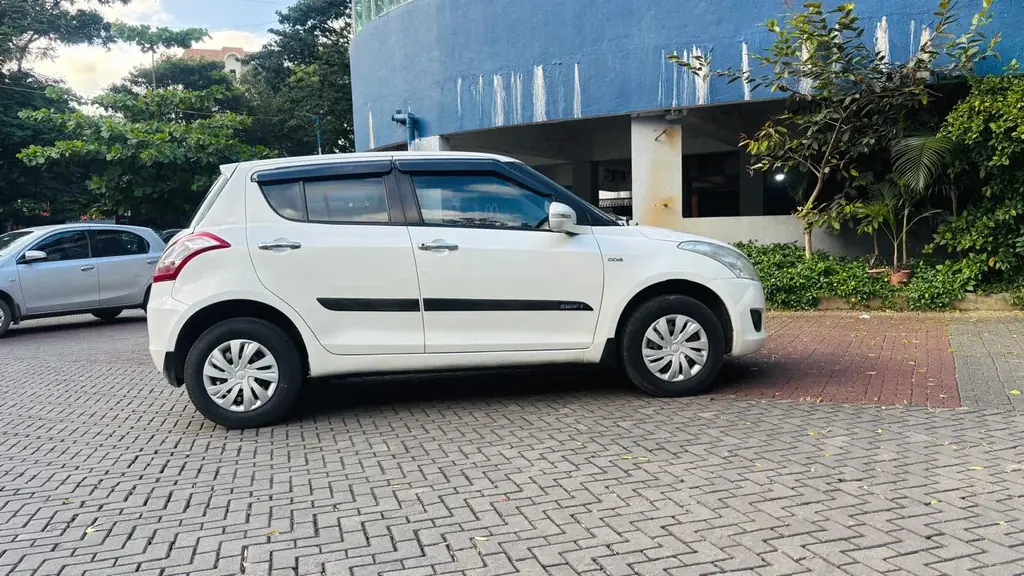 2013 Maruti Suzuki Swift VDI photo 3