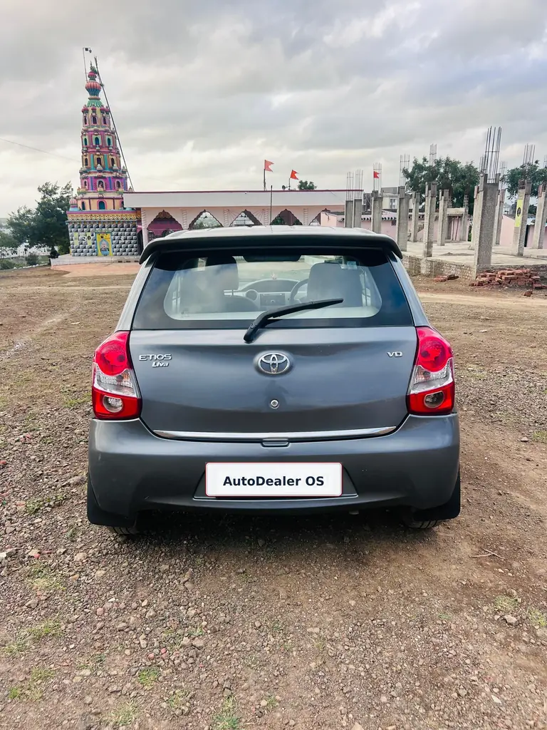 2015 Toyota Etios Liva VD photo 2