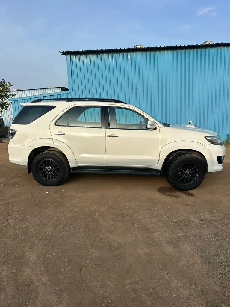2015 Toyota Fortuner 3.0 4x4 AT photo 4