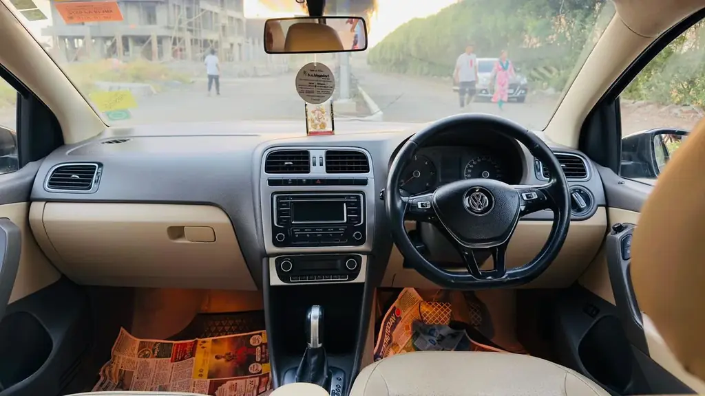 2015 Volkswagen Vento Highline Diesel photo 5