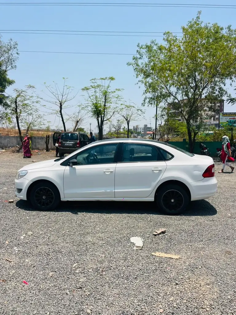 2016 Skoda Rapid photo 3