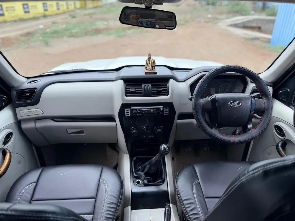 2014 Mahindra CORPIO S2 photo 5
