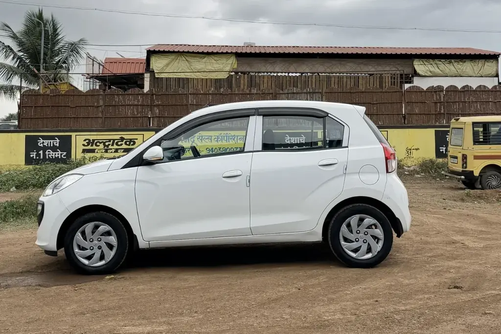 2020 Hyundai Grand i10 Nios Sportz photo 3