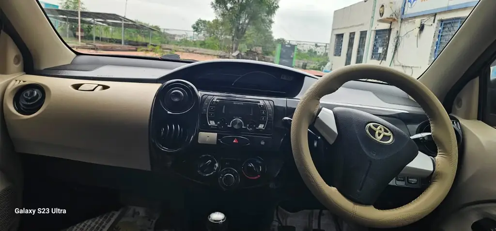 2018 Toyota Etios VD photo 9