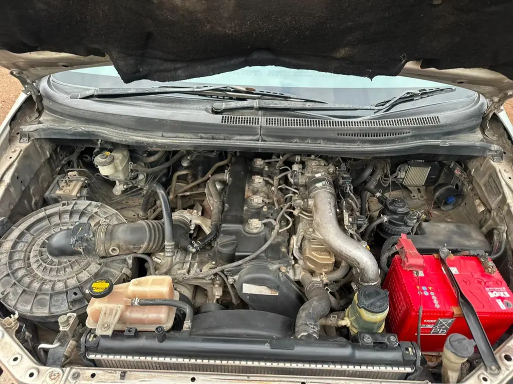 2016 Toyota Innova 2.5V photo 6