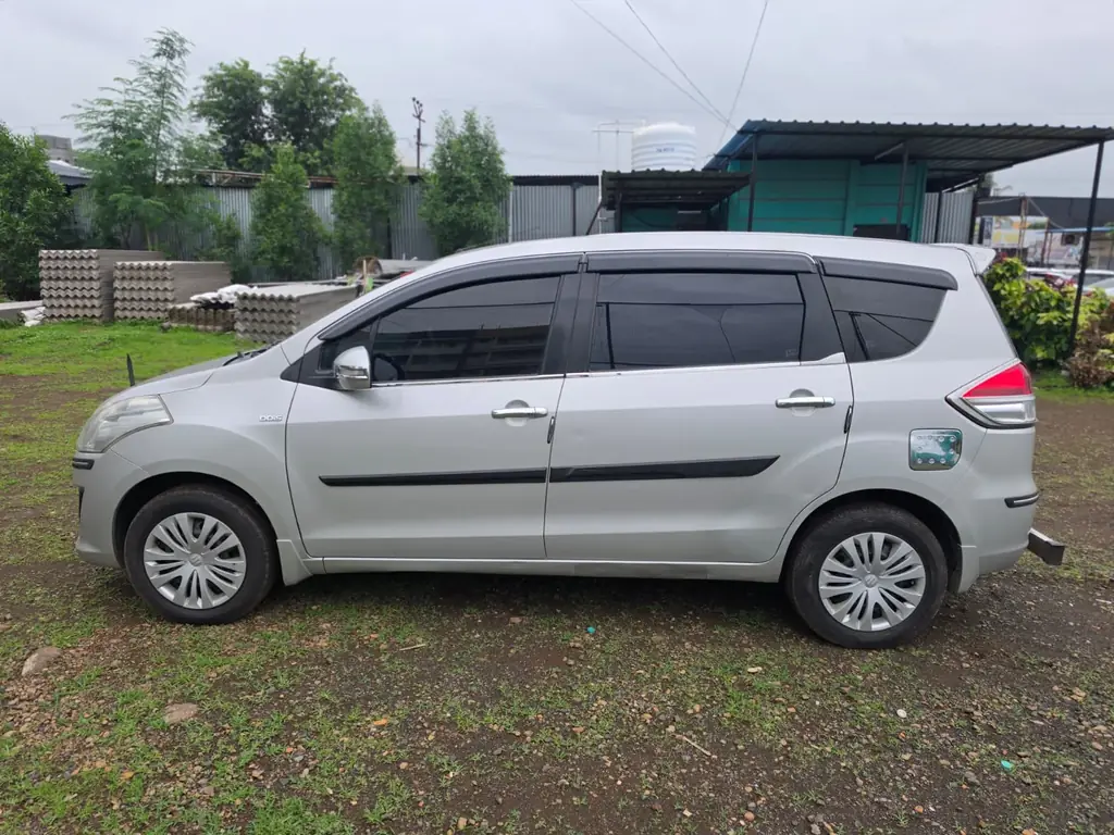 2013 Maruti Suzuki Ertiga ZDI photo 3