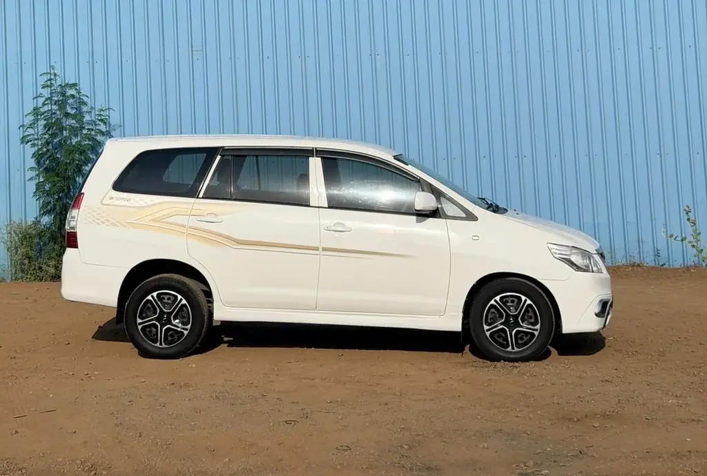 2015 Toyota INNOVA G 2.5 E4 photo 4