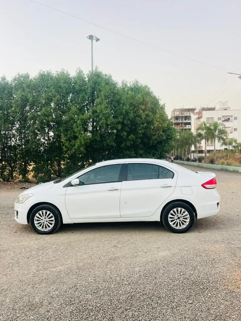 2015 Maruti Suzuki Ciaz ZDI photo 3