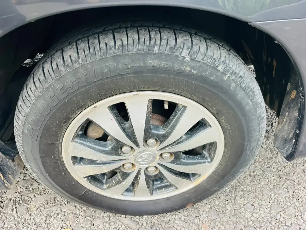 2015 Toyota Innova V photo 8
