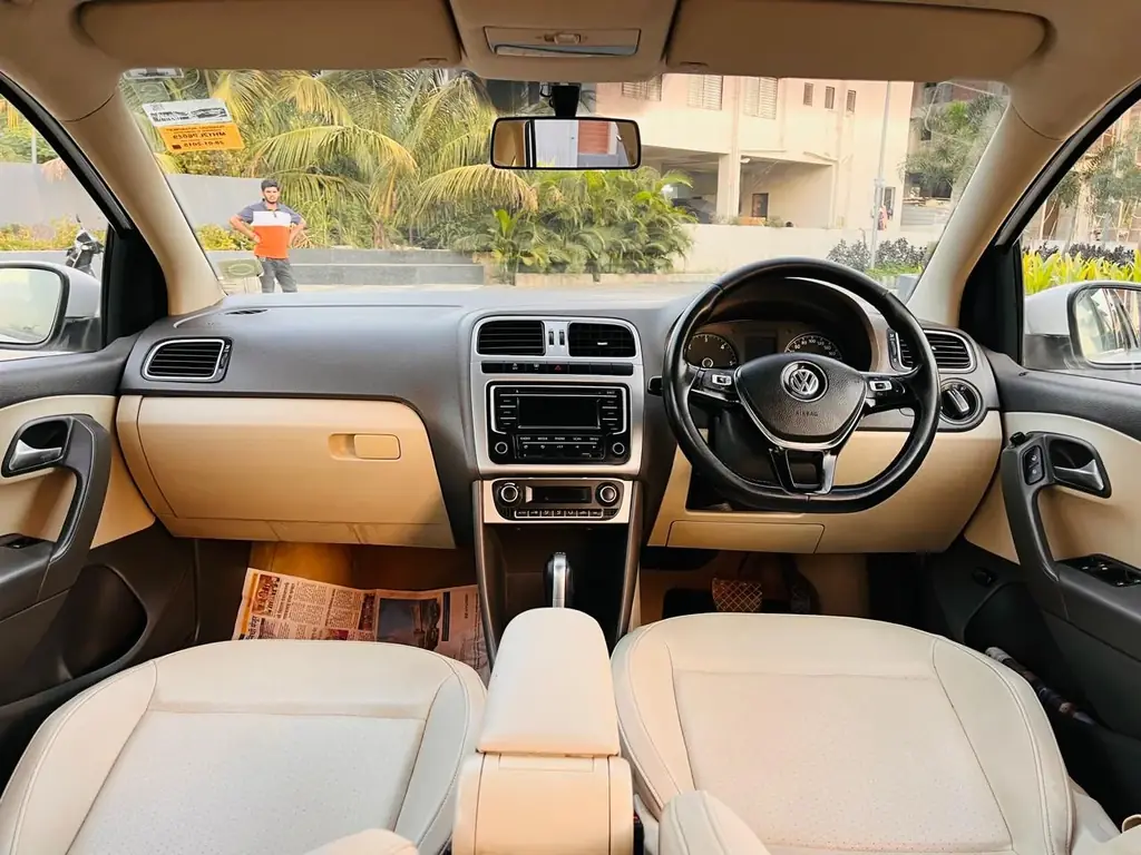 2015 Volkswagen Vento Highline Diesel photo 5