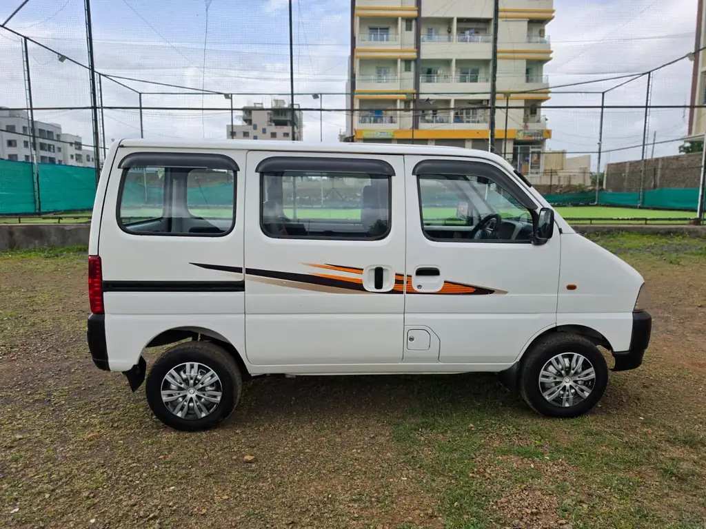 2021 Maruti Suzuki Eeco 5 Seater AC photo 4