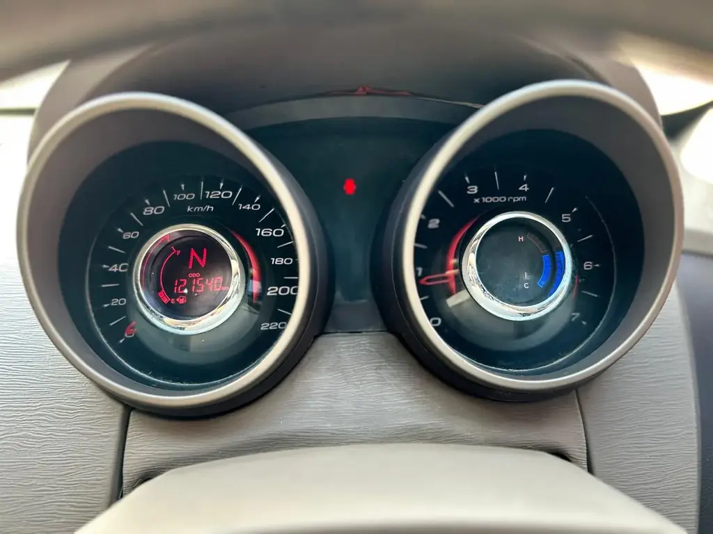 2013 Mahindra XUV500 photo 7