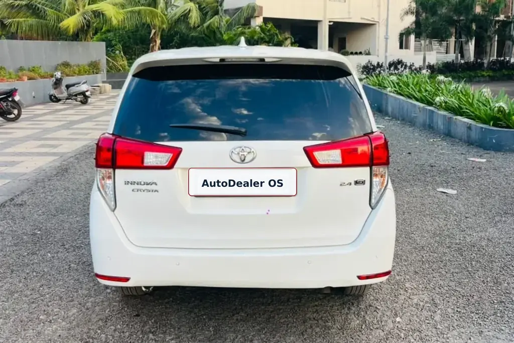 2022 Toyota Innova Crysta G photo 2