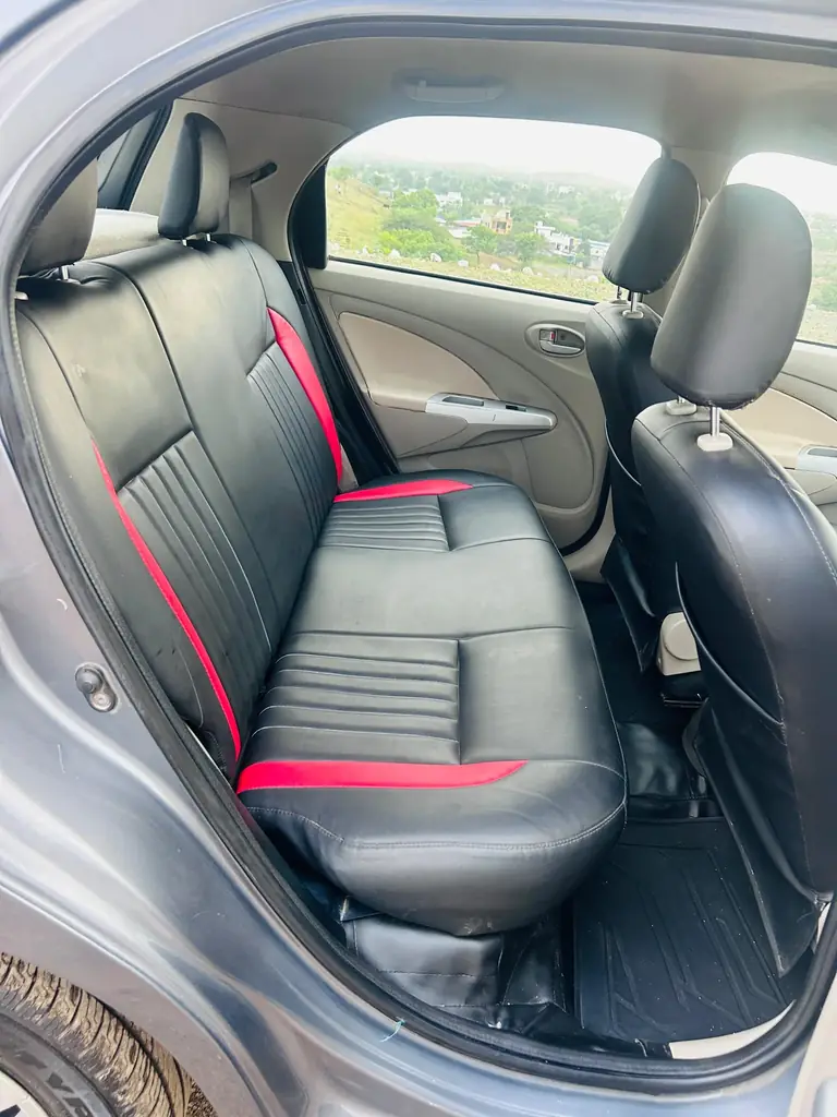 2015 Toyota Etios Liva VD photo 10