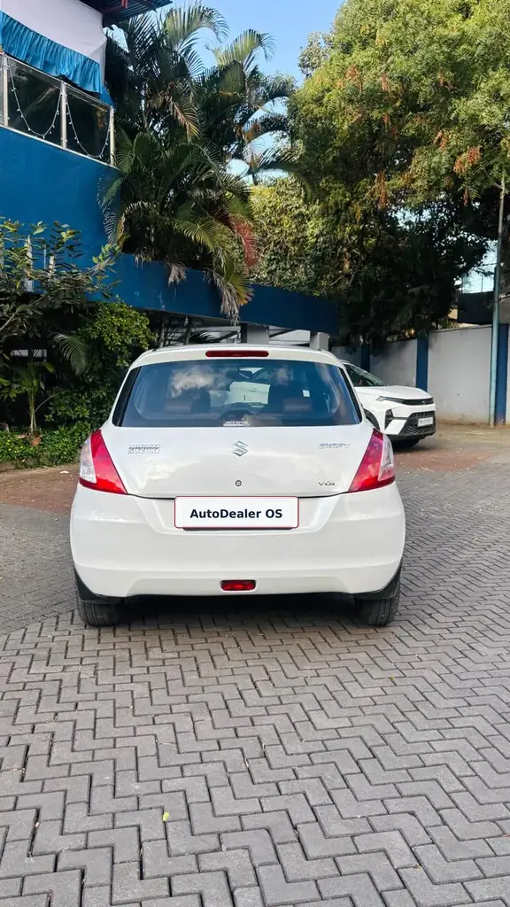 2013 Maruti Suzuki Swift VDI photo 2